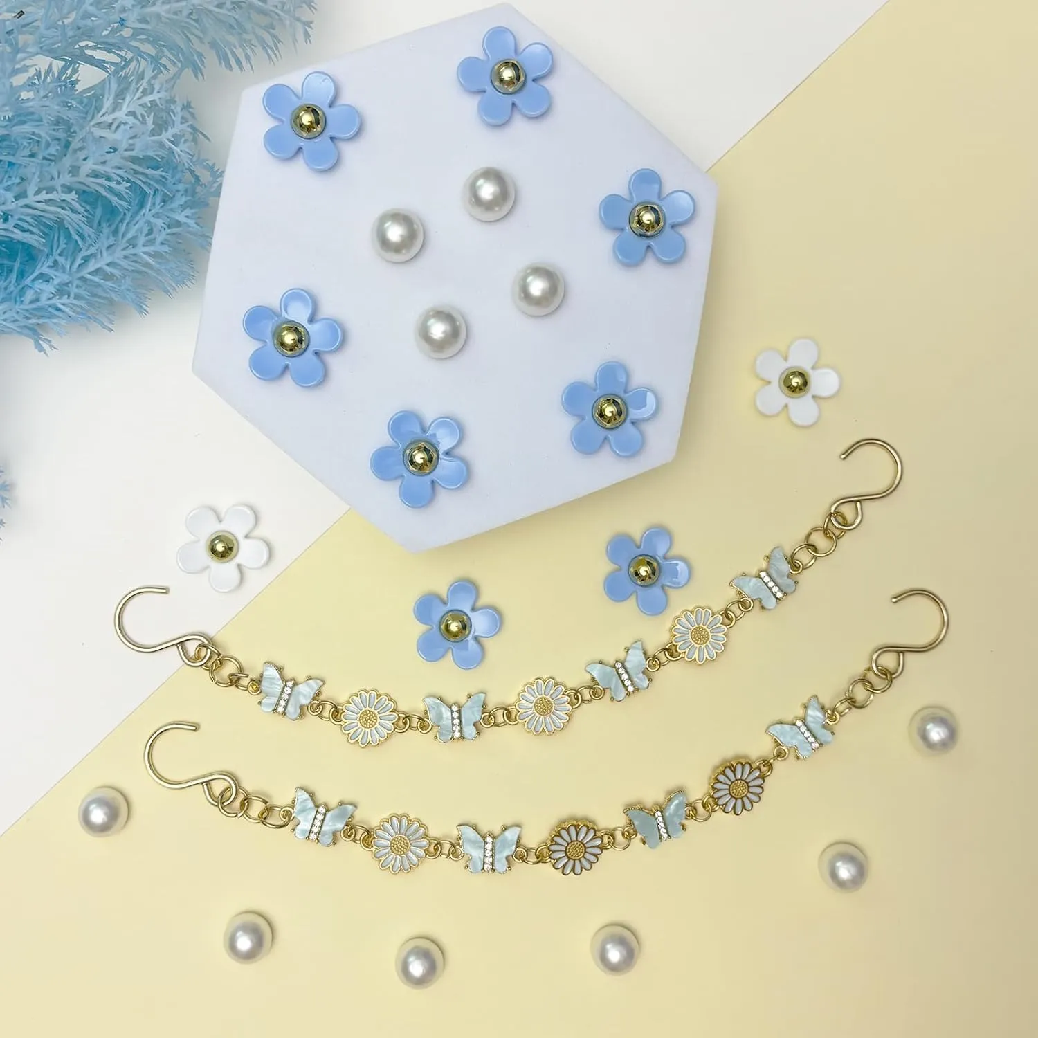 Daisy Flower Chains Charm for Women, Cute Flower Shoe Charms for Clog Sandals, Bling Butterfly Shoe Chains for Girls, Party Favor