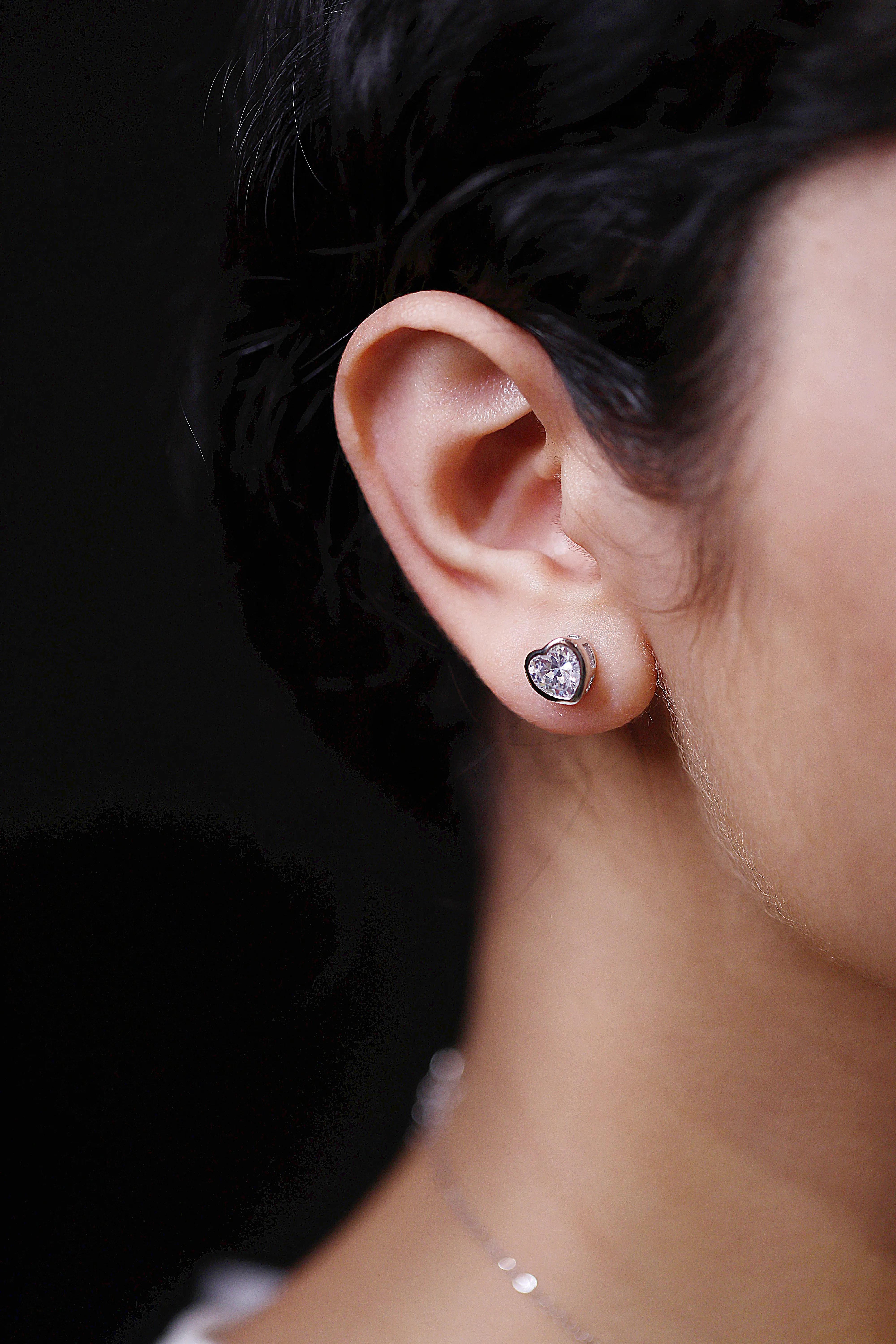 Heart stone stud earrings