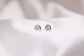 Heart stone stud earrings
