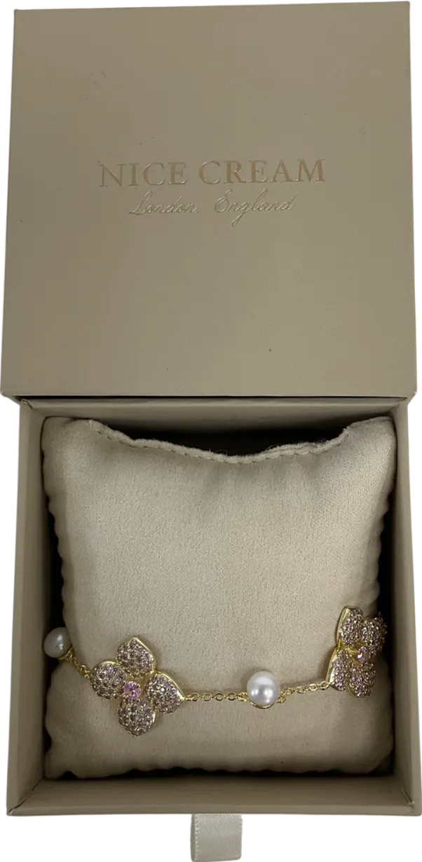 Nice Cream Metallic Gold Plated Hydrangea Pearl Bracelet One Size