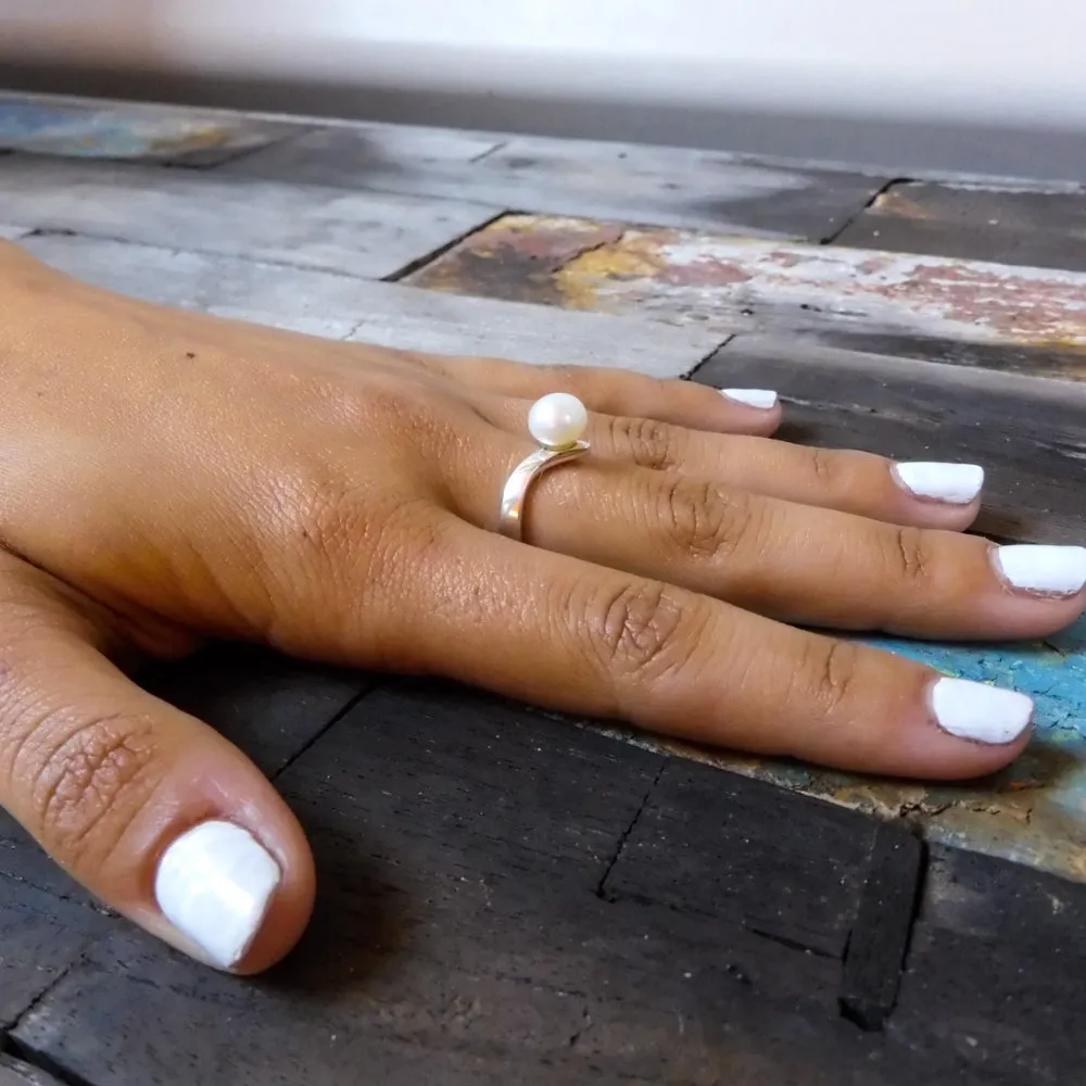 Peak White Pearl RIng