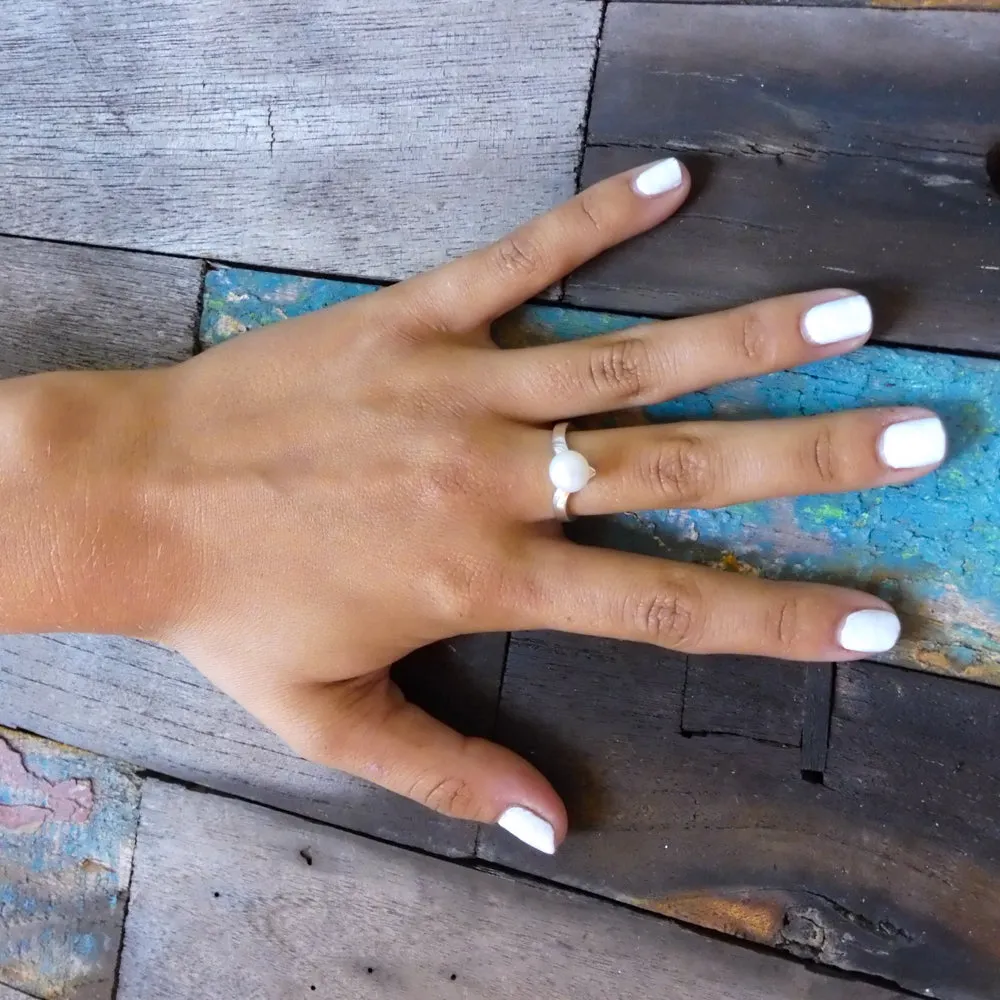 Peak White Pearl RIng